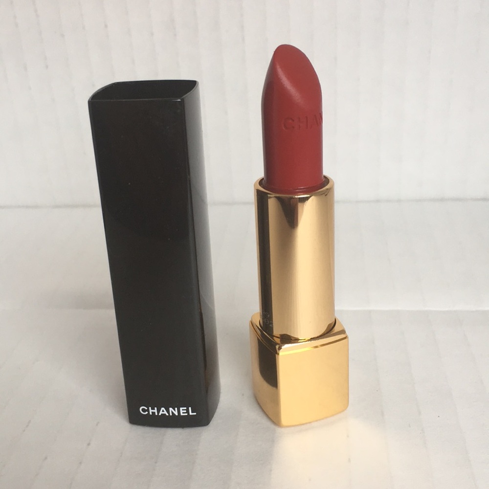 Chanel Rouge Allure Lipstick - 99 “Pirate” red!